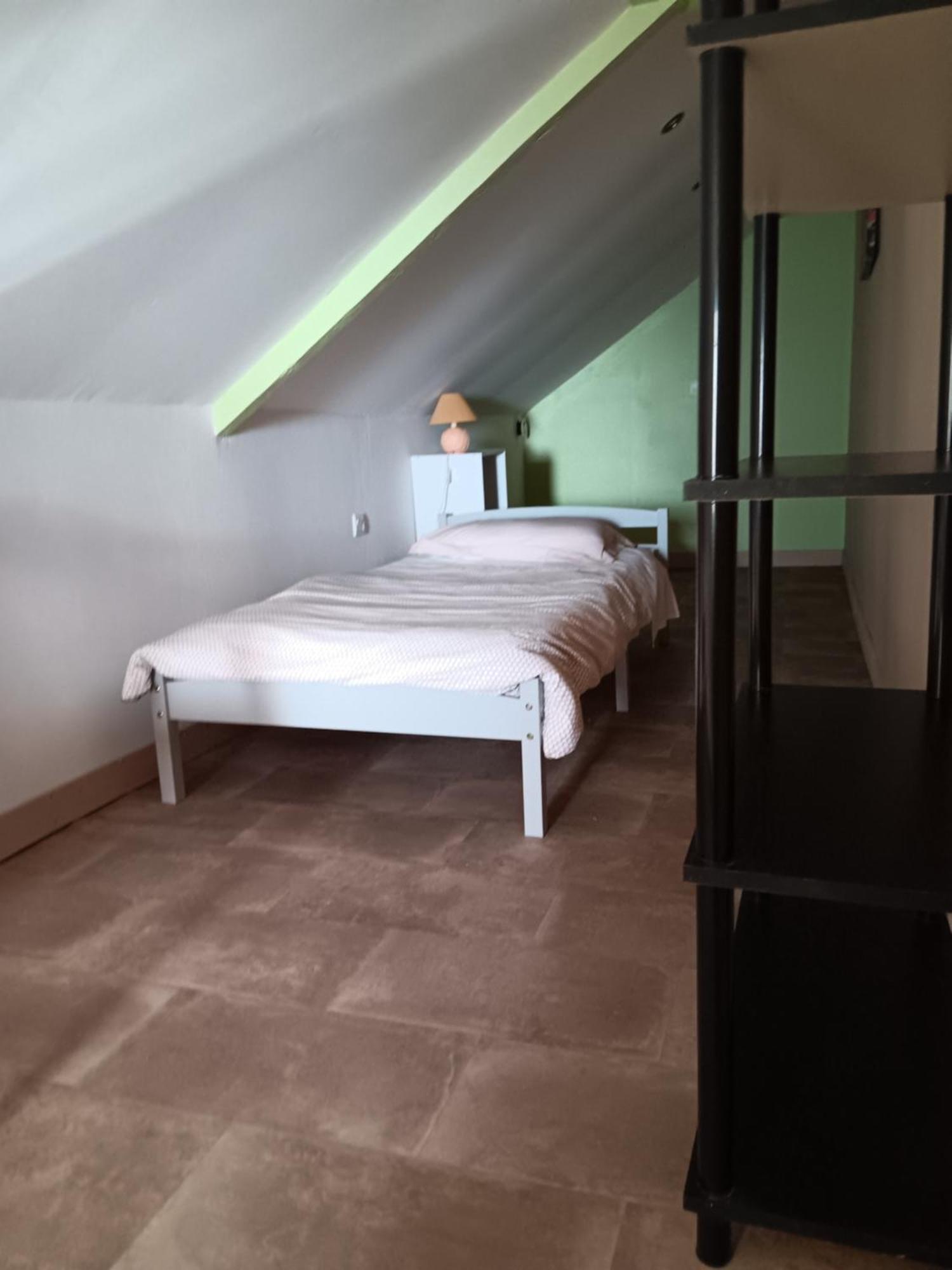 La Bagatelle Apartment Pontorson Bagian luar foto