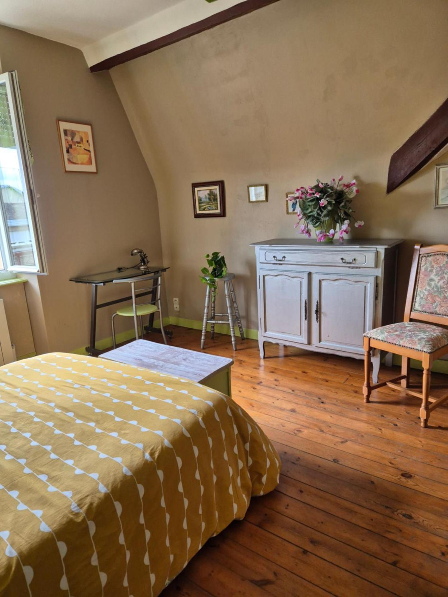 La Bagatelle Apartment Pontorson Bagian luar foto