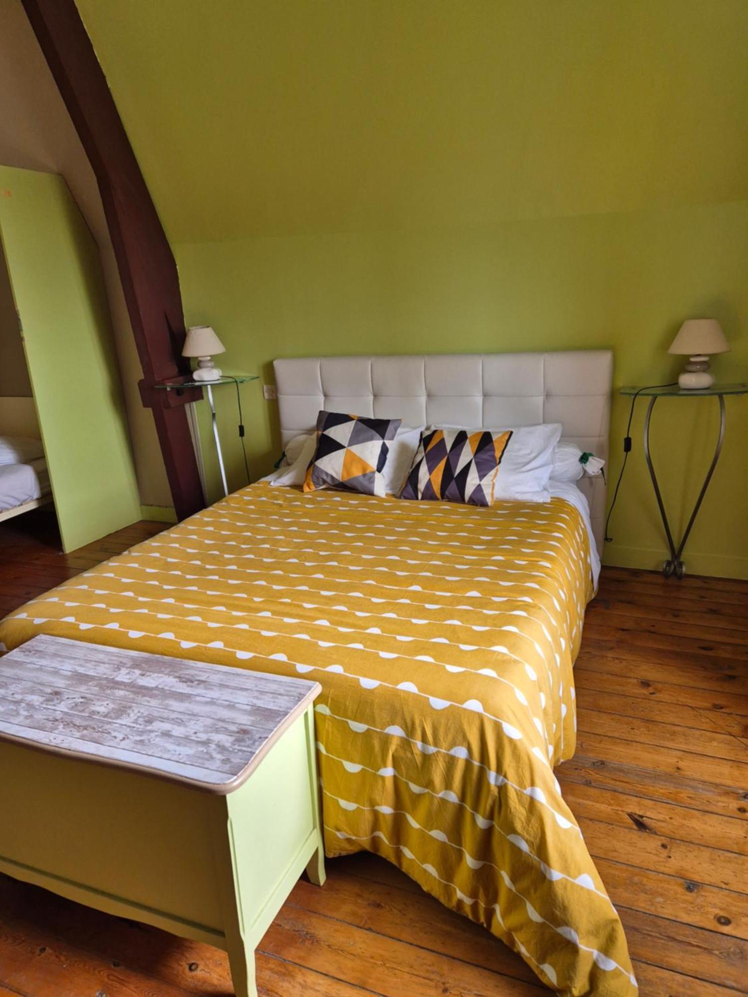 La Bagatelle Apartment Pontorson Bagian luar foto