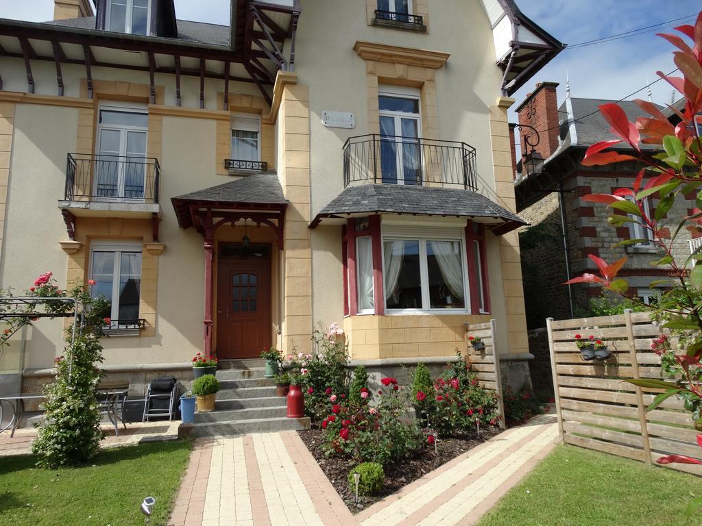 La Bagatelle Apartment Pontorson Bagian luar foto
