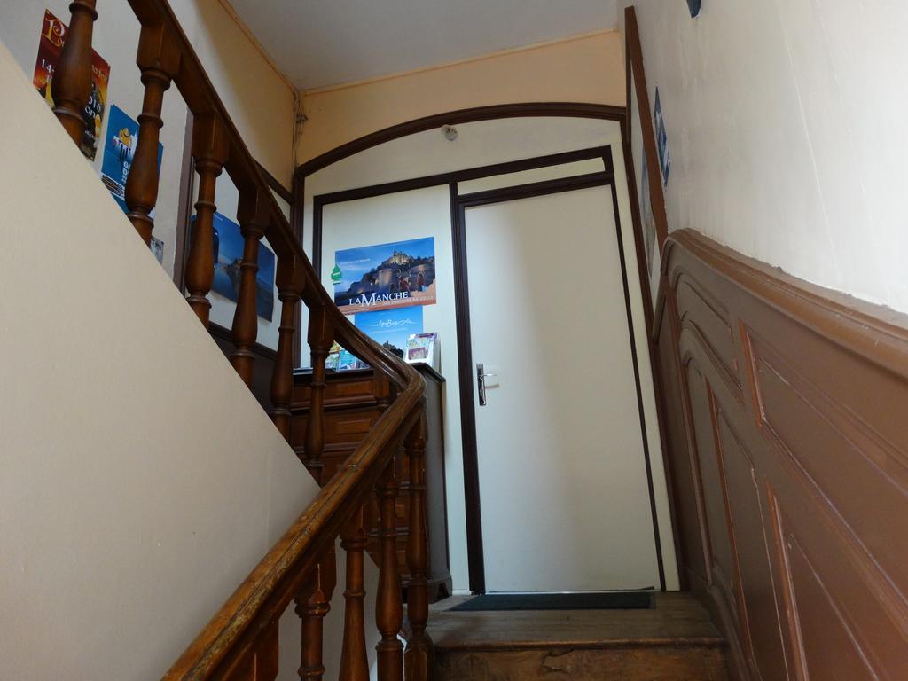 La Bagatelle Apartment Pontorson Bagian luar foto
